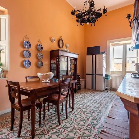 Vakantiehuis Garibaldi 15 *